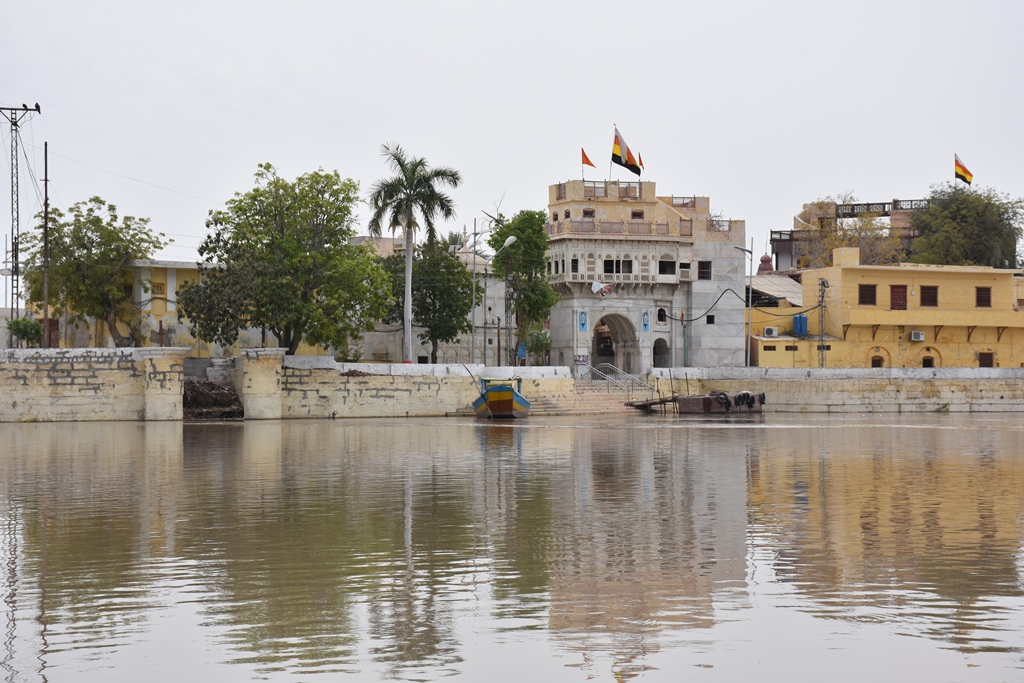 Sadh bela temple 2- sukkur